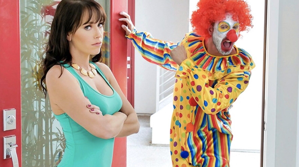 I Put On A Clown Costume And Fucked This Hot Babe Senseless!
