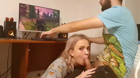 My Girlfriend Sucked Me While I Gamed... Swallowed Every Drop!