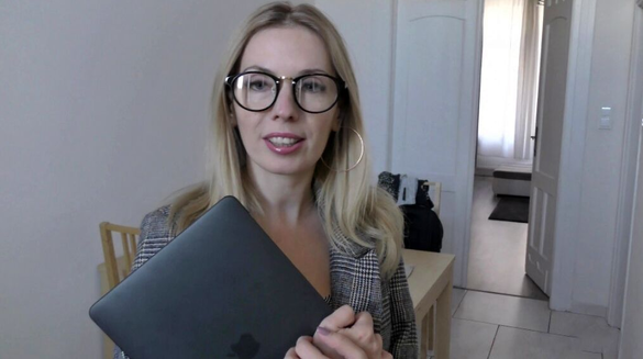 Sexy MILF Realtor Fucks Client To Close The Rental Deal!