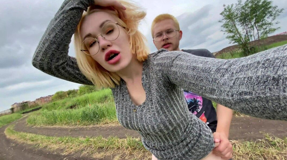 Russian Sex Bloggers Fuck On Camera And Run Wild Fan Contests!