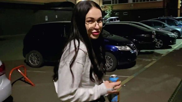 Picked Up A Hot Stranger And Got A Blowjob In The Stairwell!