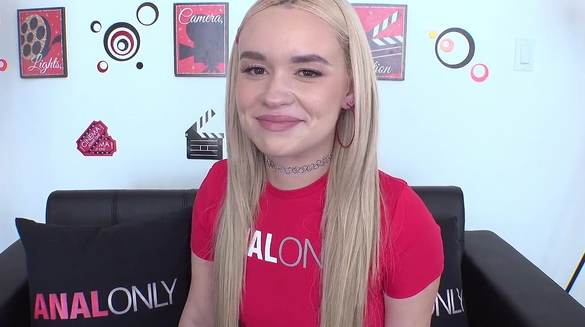She Came To The Casting With A Hairy Pussy - Extreme Close-Up!