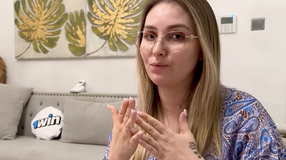 I Fucked My Best Friend's Hot Mom While He Was Away!