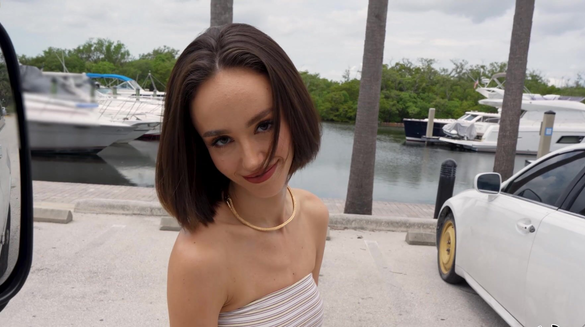 She Stripped Naked On The Bus In Under 10 Minutes!