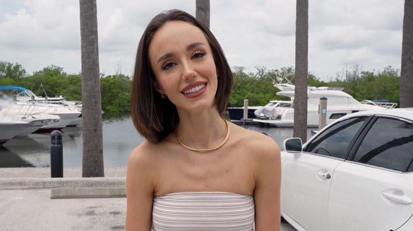 She Stripped Naked On The Bus In Under 10 Minutes!