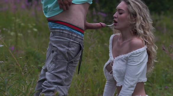 Sloppy Deepthroat Blowjob Right In The Middle Of Nature!