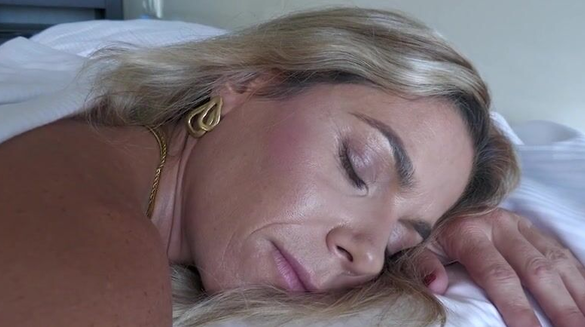 She Woke Up Craving Hard Anal And Got Her Ass Pounded!