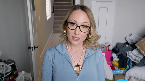 Shh Dad's Home! Stepmom Secretly Jerks And Deepthroats Her Stepson!