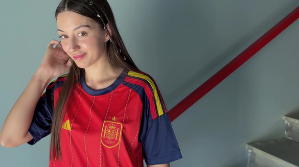 Beautiful Girl Cums Hard On Stranger Cock Before The Football Match