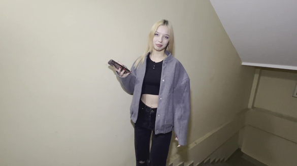 Picked Up Hot Stranger And Paid Her To Swallow And Take Anal Hard